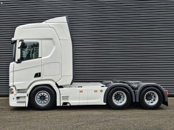 R650 V8 / 6X4 / FULL AIR / PARKING COOLER